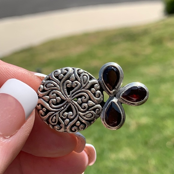 Sterling Silver Pendent with 3 Dark Red Garnet’s - Picture 5 of 5